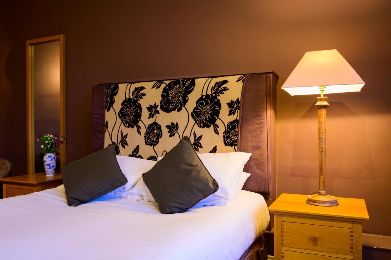 The Swan Hotel - Bradford-On-Avon Екстериор снимка